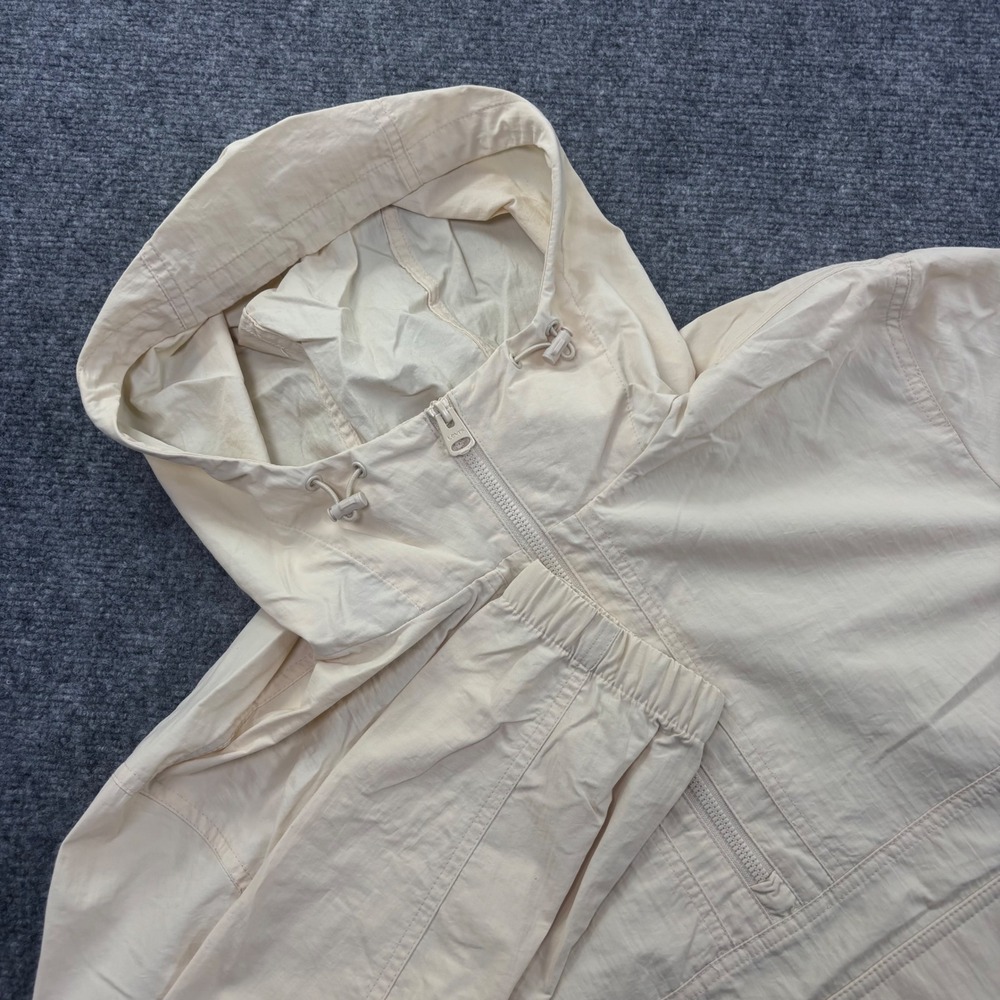 Levi's Anorak Jacket Medium‎ Cream Water Resistant Hooded Windbreaker NWT Men's